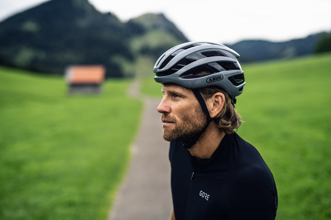CASQUE ABUS AIRBREAKER  BLACK RED